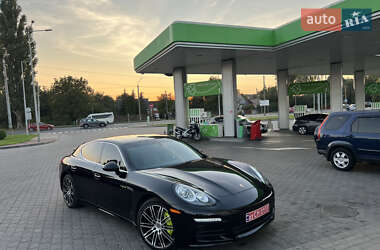 Фастбек Porsche Panamera 2014 в Володимирі