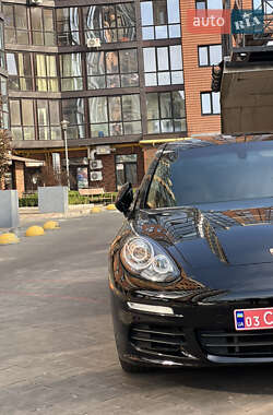 Фастбек Porsche Panamera 2014 в Володимирі