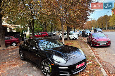 Фастбек Porsche Panamera 2014 в Володимирі