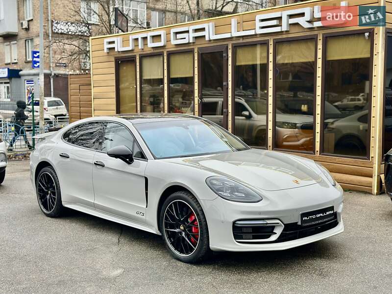 Porsche Panamera 2022