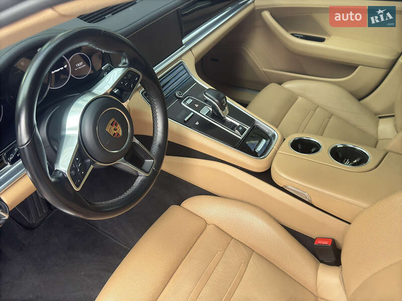Фастбэк Porsche Panamera 2017 в Киеве