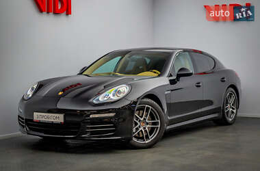 Лифтбек Porsche Panamera 2013 в Киеве