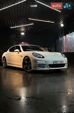 Porsche Panamera 2013