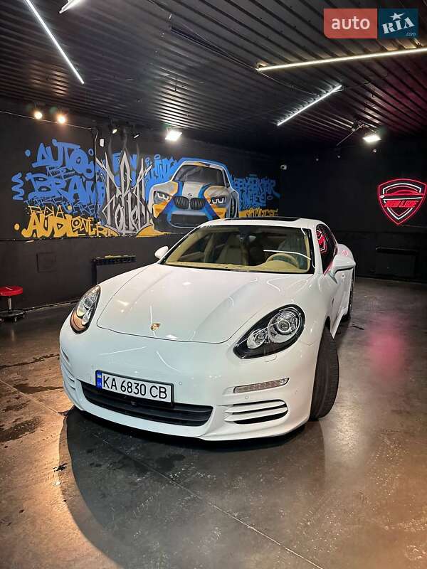 Фастбек Porsche Panamera 2013 в Києві