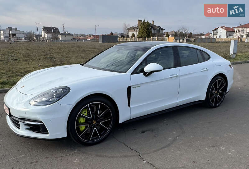 Фастбек Porsche Panamera 2018 в Одесі