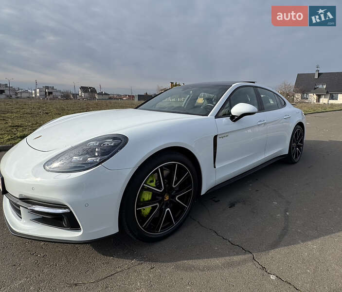 Фастбек Porsche Panamera 2018 в Одесі