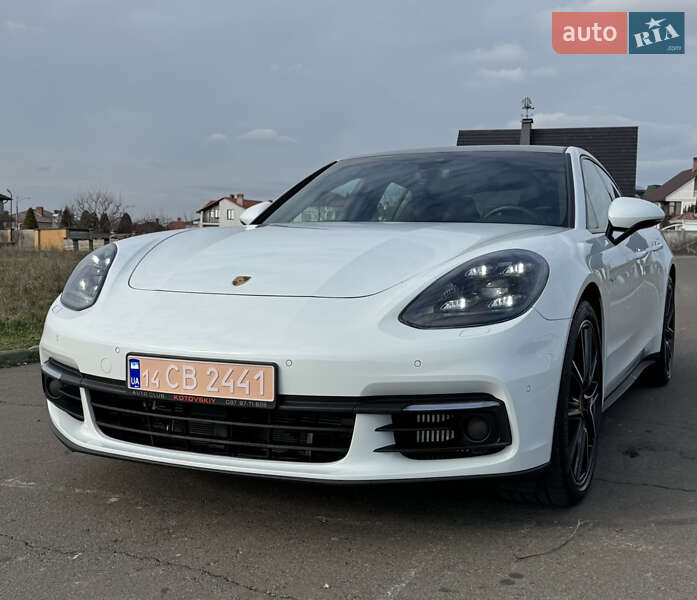 Фастбек Porsche Panamera 2018 в Одесі