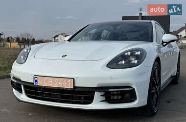 Фастбэк Porsche Panamera 2018 в 