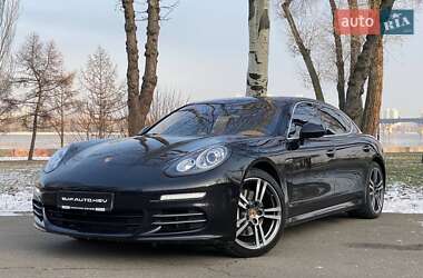 Фастбэк Porsche Panamera 2013 в Киеве