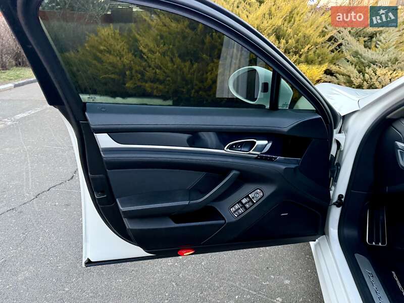 Фастбэк Porsche Panamera 2013 в Одессе фото 113 Фастбэк Porsche Panamera 2013 в Одессе