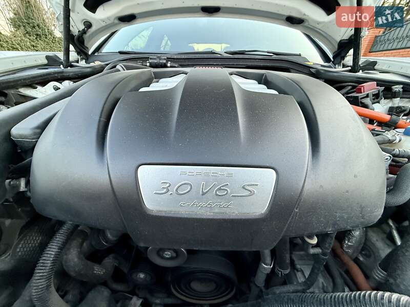 Фастбэк Porsche Panamera 2013 в Одессе фото 133 Фастбэк Porsche Panamera 2013 в Одессе