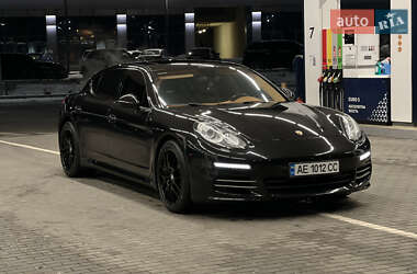 Фастбек Porsche Panamera 2013 в Дніпрі