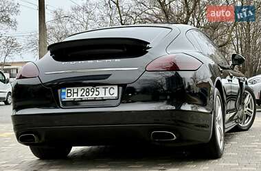 Фастбэк Porsche Panamera 2011 в Одессе