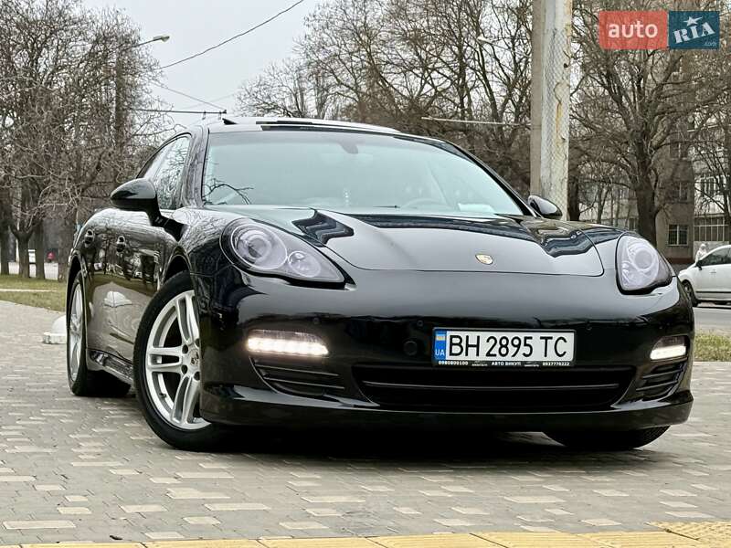 Фастбэк Porsche Panamera 2011 в Одессе