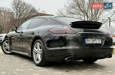 Фастбэк Porsche Panamera 2011 в Одессе