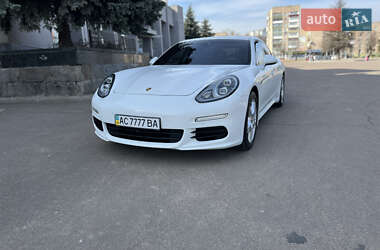 Фастбек Porsche Panamera 2013 в Рівному