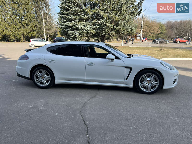 Фастбэк Porsche Panamera 2013 в Ровно
