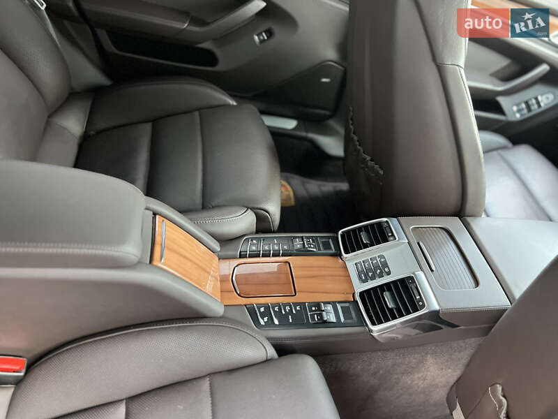 Фастбэк Porsche Panamera 2013 в Ровно