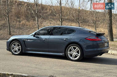 Фастбэк Porsche Panamera 2012 в Днепре