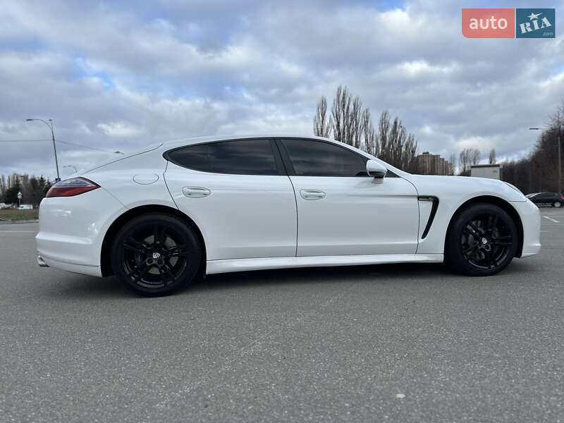 Фастбэк Porsche Panamera 2010 в Киеве
