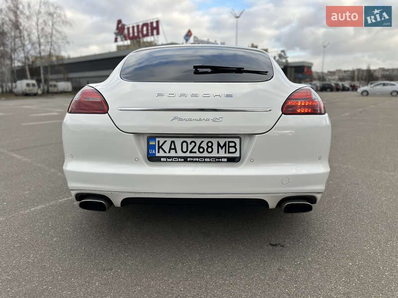Фастбэк Porsche Panamera 2010 в Киеве