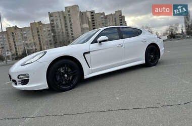 Фастбэк Porsche Panamera 2010 в 