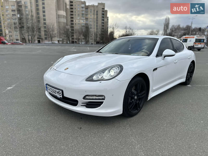 Фастбэк Porsche Panamera 2010 в Киеве
