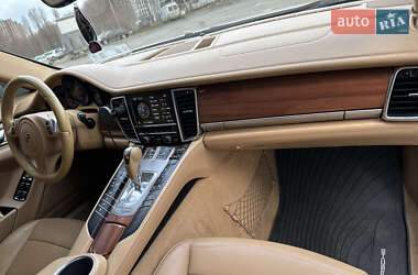 Фастбэк Porsche Panamera 2010 в 