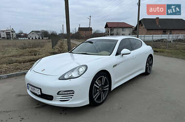 Фастбек Porsche Panamera 2012 в 