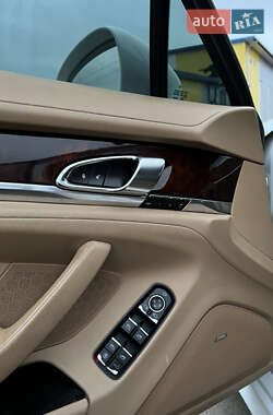 Фастбек Porsche Panamera 2012 в 