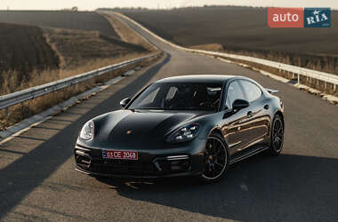 Фастбэк Porsche Panamera 2023 в 