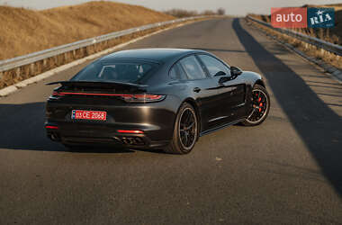 Фастбэк Porsche Panamera 2023 в 