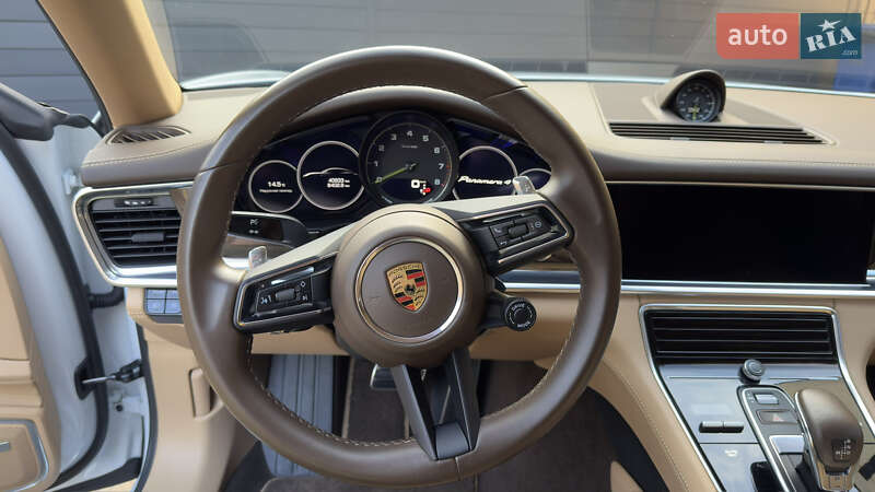 Фастбэк Porsche Panamera 2021 в Ирпене