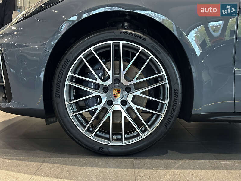 Фастбэк Porsche Panamera 2024 в Одессе