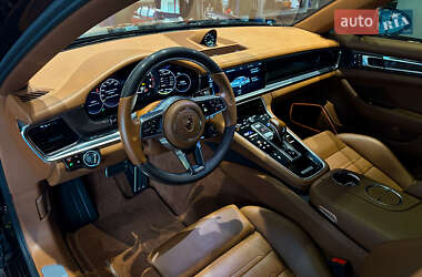 Фастбэк Porsche Panamera 2019 в 