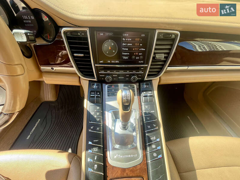 Фастбэк Porsche Panamera 2010 в Киеве