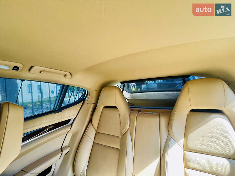 Фастбэк Porsche Panamera 2010 в Киеве