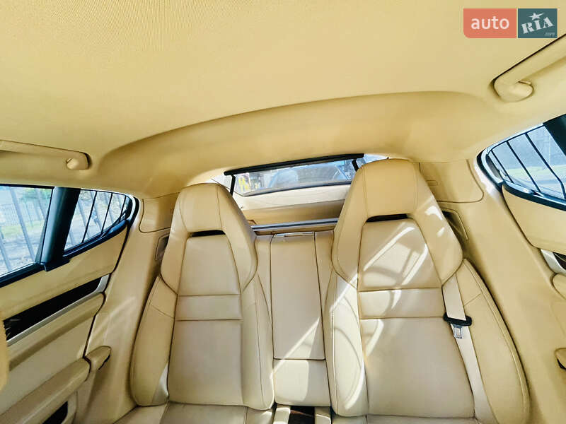 Фастбэк Porsche Panamera 2010 в Киеве