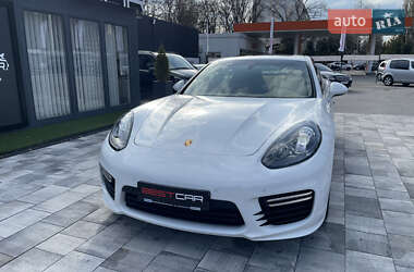 Фастбек Porsche Panamera 2013 в 