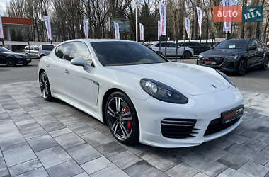 Фастбек Porsche Panamera 2013 в 