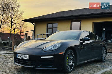 Фастбэк Porsche Panamera 2013 в Буче