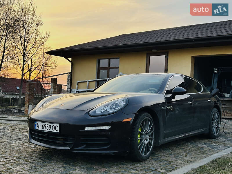 Porsche Panamera 2013