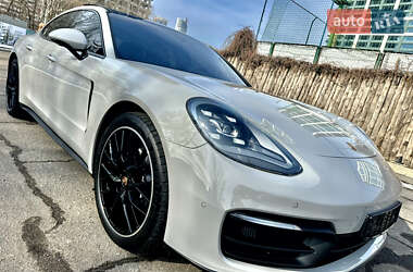Фастбэк Porsche Panamera 2022 в 