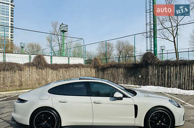 Фастбэк Porsche Panamera 2022 в 