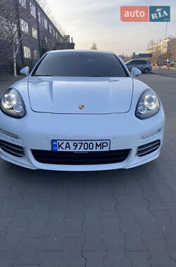 Фастбек Porsche Panamera 2015 в 