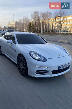 Фастбек Porsche Panamera 2015 в 