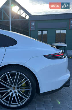 Фастбек Porsche Panamera 2018 в 