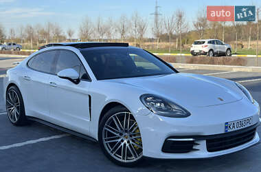 Фастбек Porsche Panamera 2018 в 