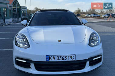 Фастбек Porsche Panamera 2018 в 