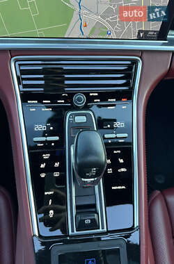 Фастбек Porsche Panamera 2018 в 